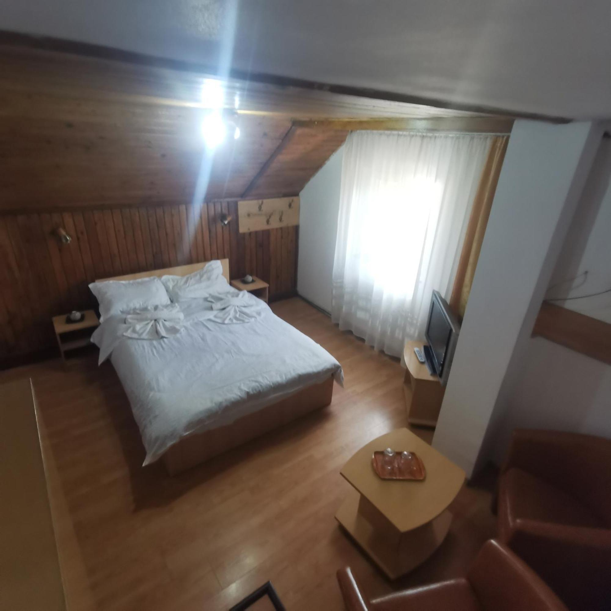 Pensiunea Fara Nume Buşteni Exterior foto