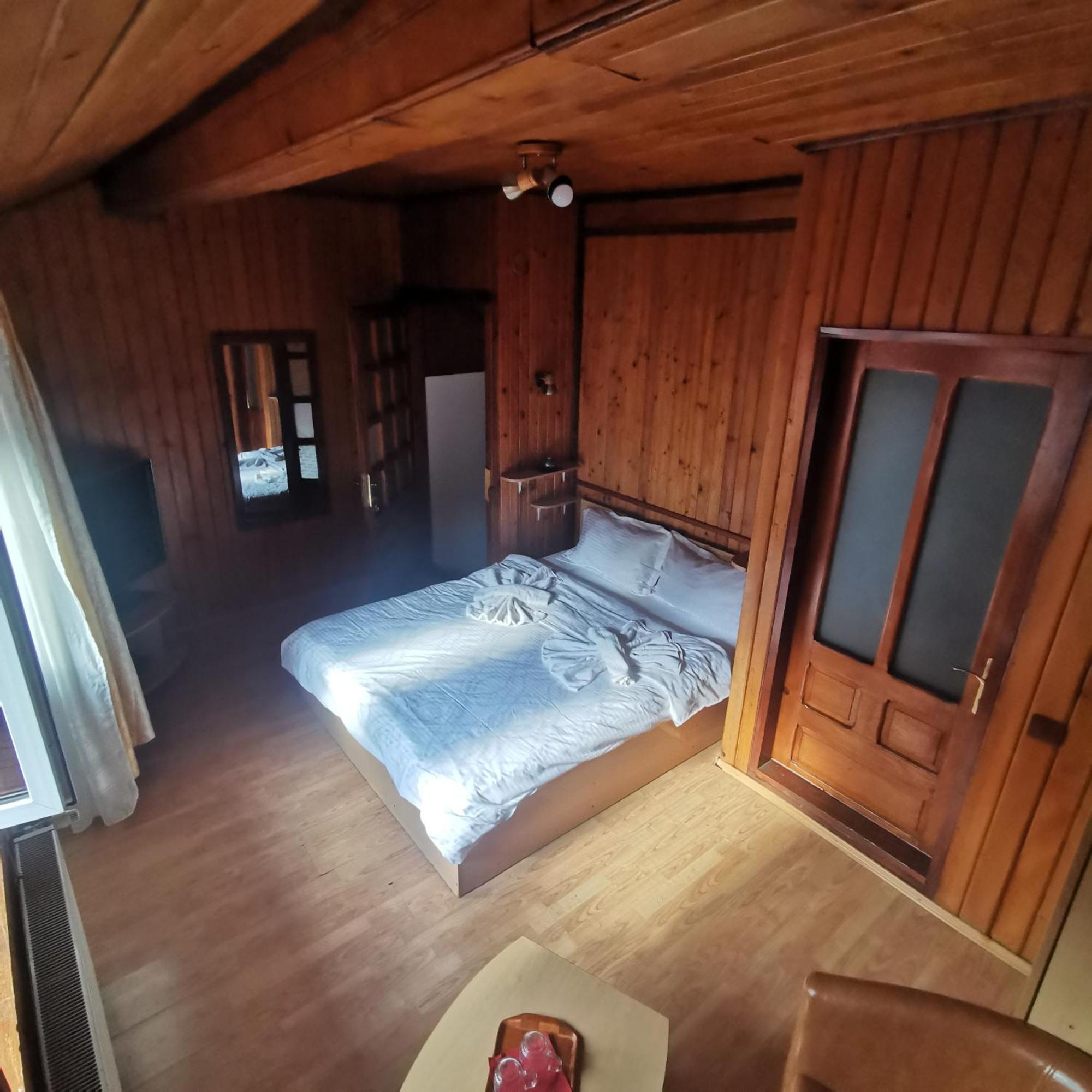 Pensiunea Fara Nume Buşteni Exterior foto