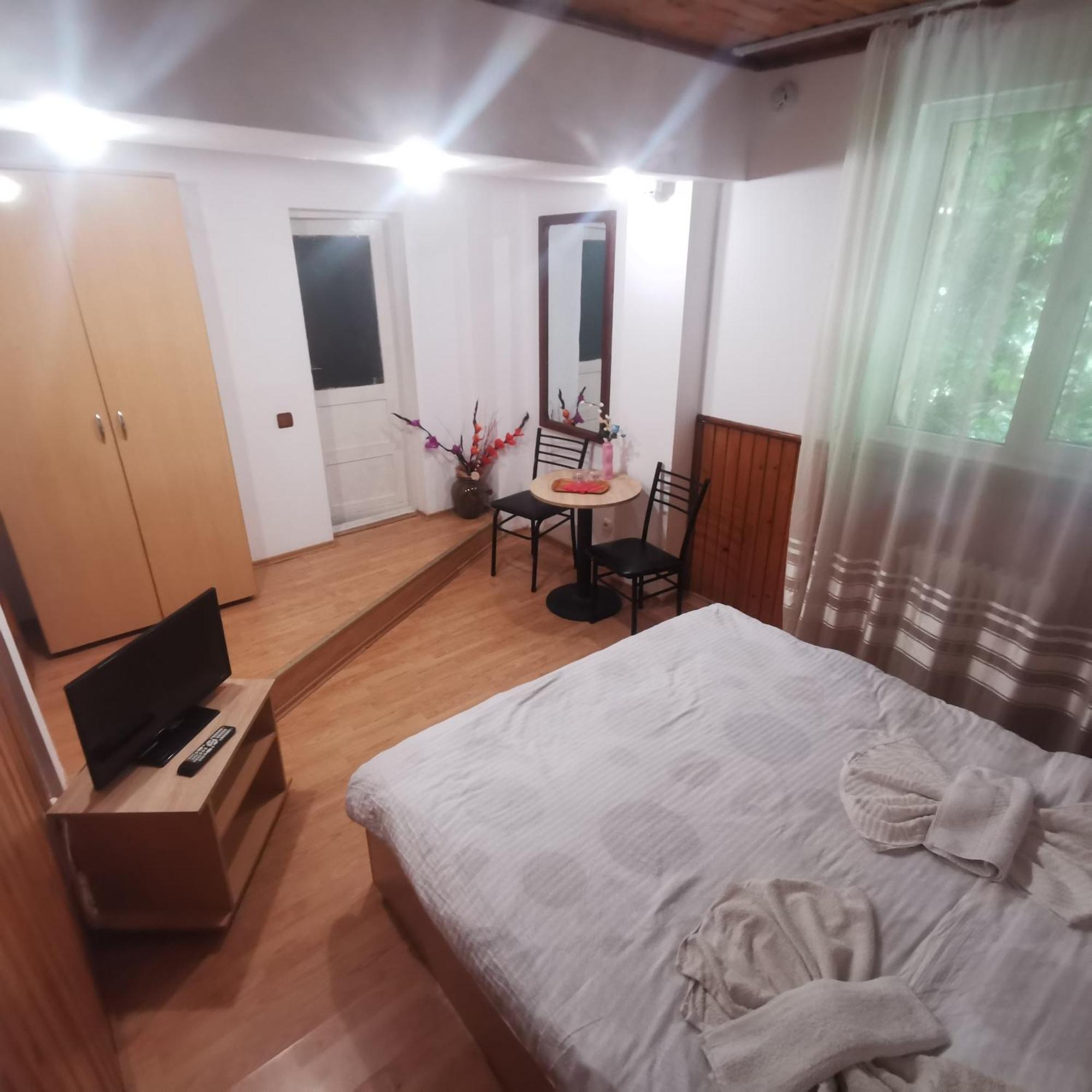 Pensiunea Fara Nume Buşteni Exterior foto